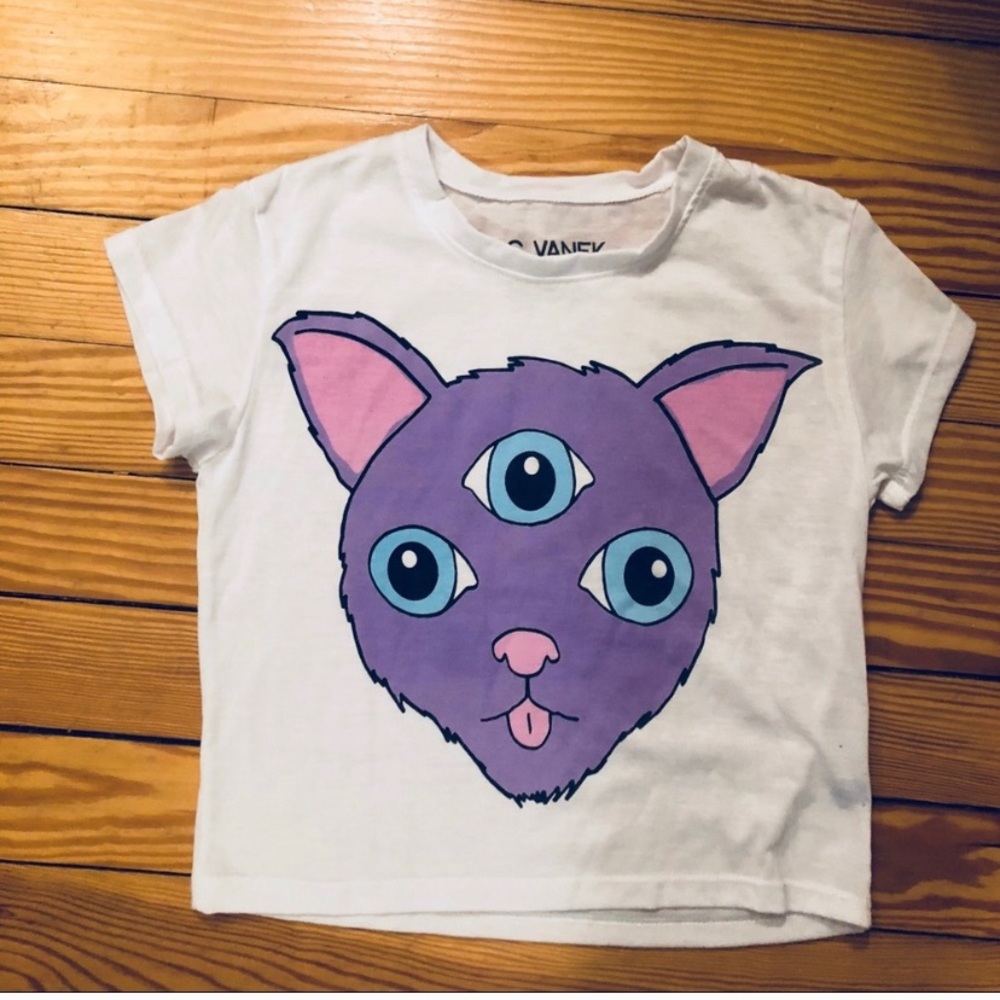 3 eyed cat crop